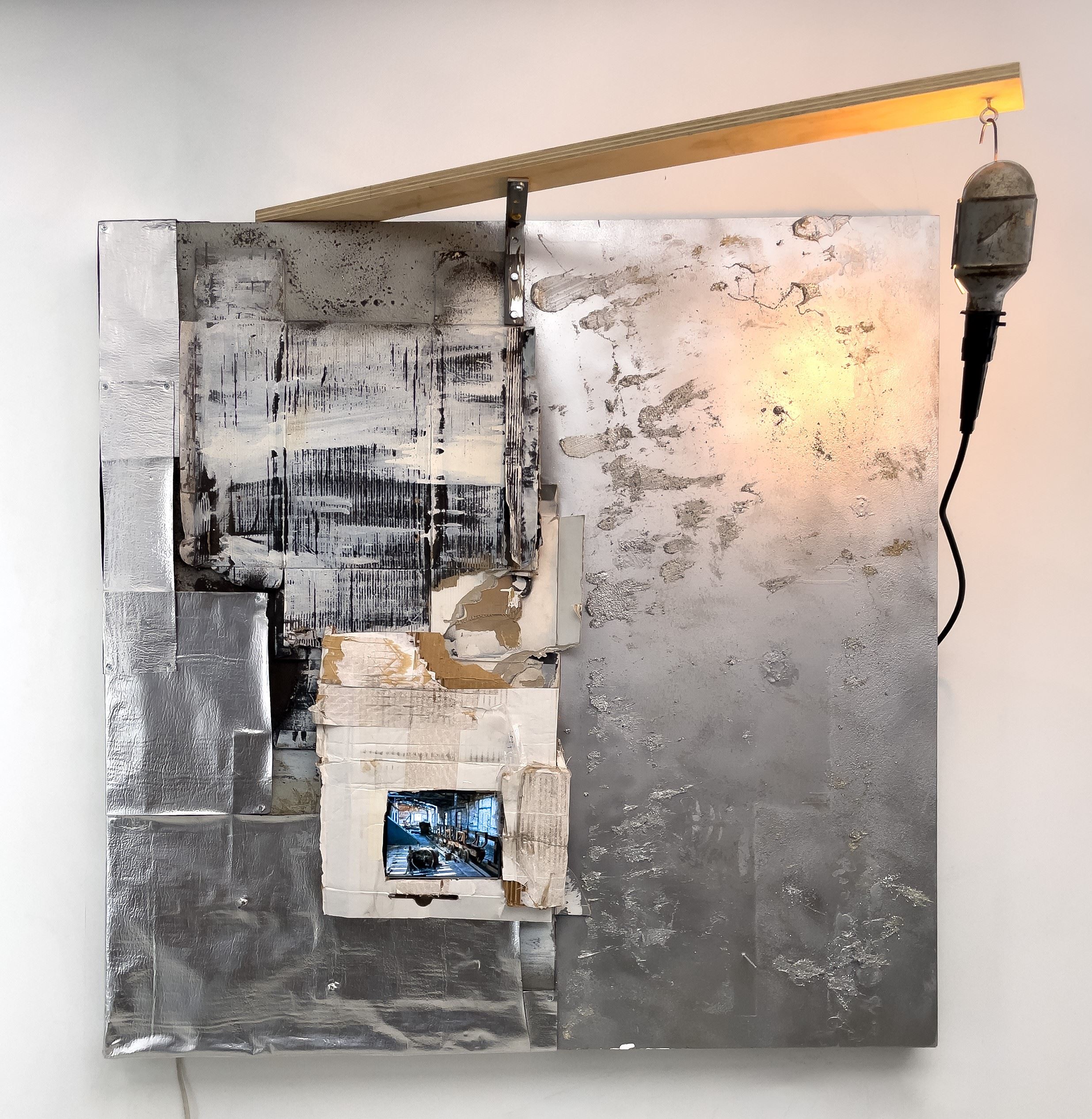 1_White_Not-All-That-Glitters_3000h